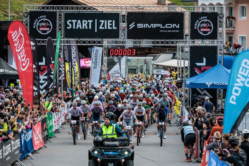 Ischgl Ironbike - F. Ehrenreich, J. Scherrer & D. Federspiel zeigen groß auf!