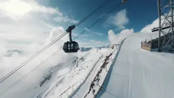 Welcome on board: Please fasten your skiboots!