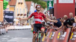 E1_TOA_26#_Gregor Mühlberger feiert Heimsieg